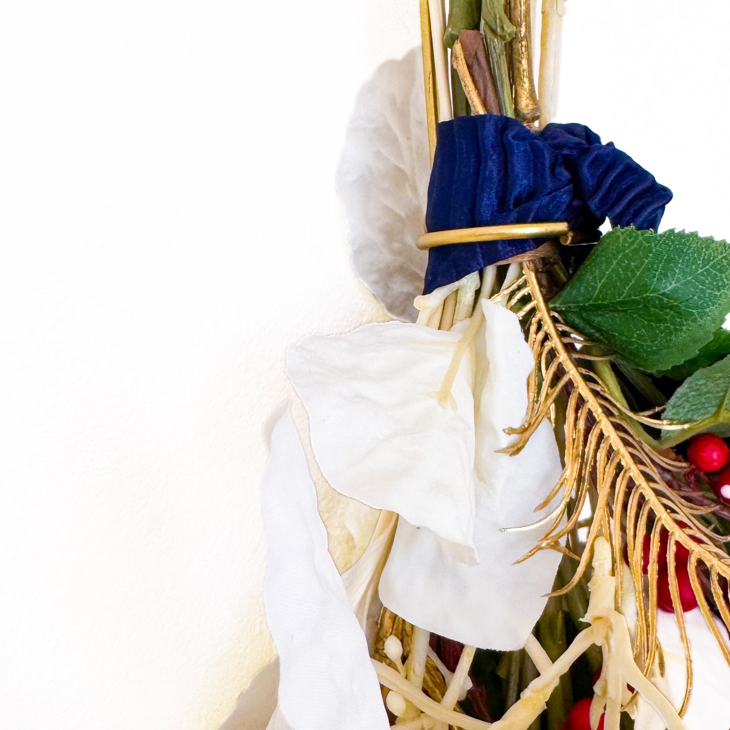 クリスマススワッグ【ホワイトハラン＆ローズスワッグ】