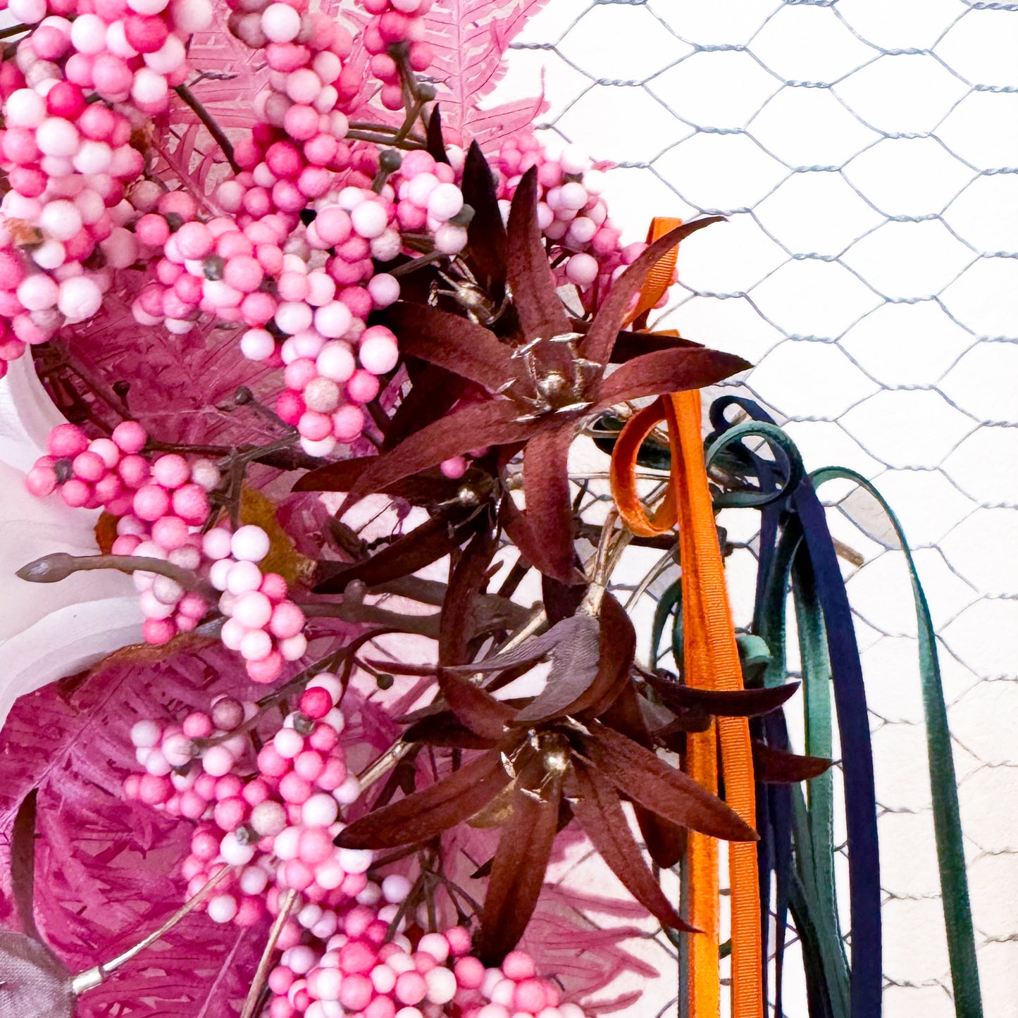 クリスマスアレンジメント【ピンクシダ＆モクレンフレームアレンジ】