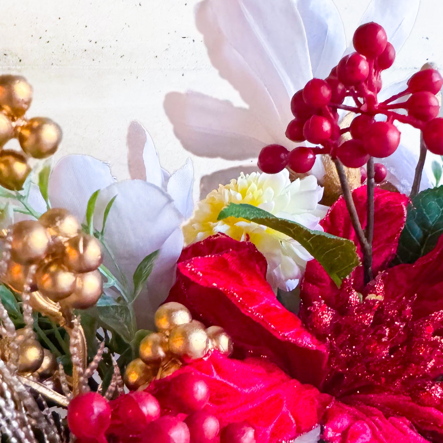 クリスマスアレンジメント【モクレン＆マムテーブルアレンジ】